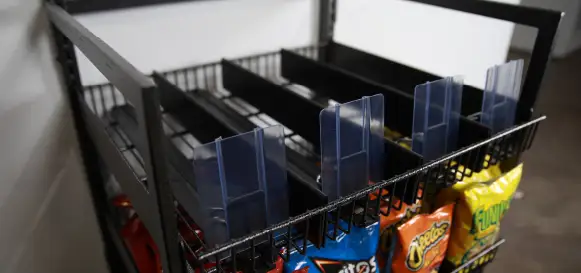 Feautres-2 Adjustable Pushers